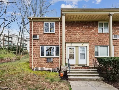 300 Wilson Rd #10, Springfield, NJ 07081