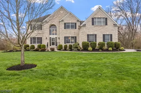 15 Petrik Farm Rd, Hillsborough, NJ 08844