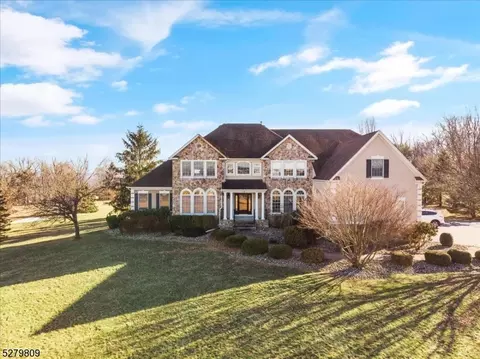 10 Edward Dr, Flemington, NJ 08822 photo 2