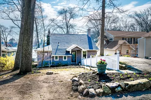 93 Fox Hill Rd, Denville, NJ 07834