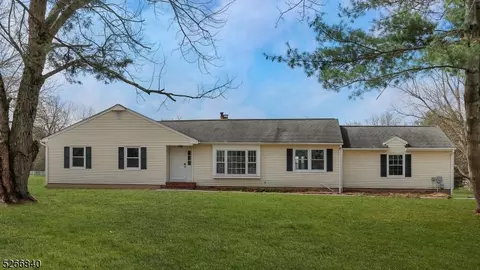 2 Militia Rd, Readington Twp, NJ 08889