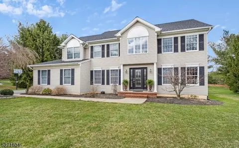 6 Briarwood Rd, Washington Twp, NJ 07853