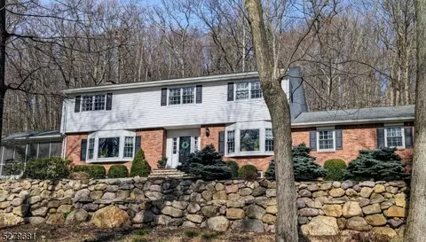 3 Hornbeam Ln, Kinnelon, NJ 07405