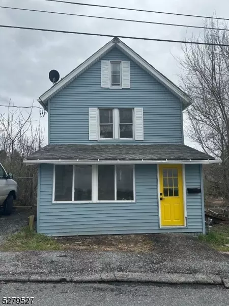 34 Harrison St, Sussex, NJ 07461