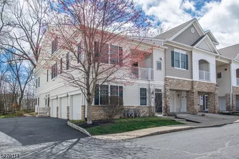 601 Brook Hollow Dr, Whippany, NJ 07981