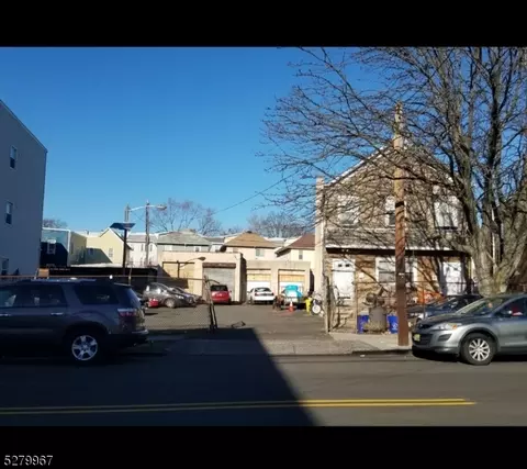 828 Summer Ave, Newark, NJ 07104