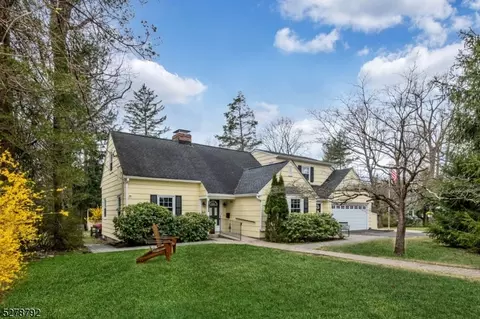 10 Park Ln, Caldwell, NJ 07006