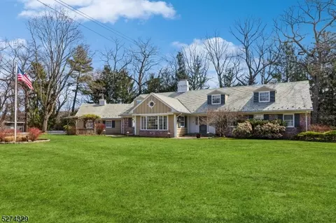 90 Oldchester, Essex Fells, NJ 07021