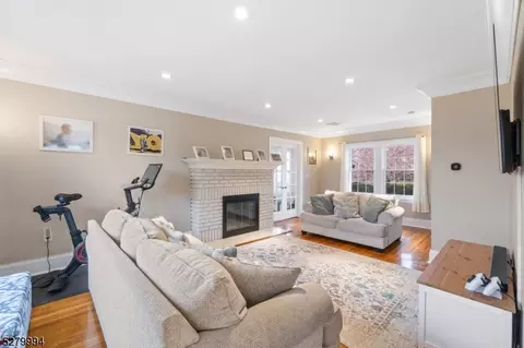 29 Eldridge St, Clifton, NJ 07013 photo 3