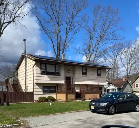 1 Arthur Rd, Stanhope, NJ 07874