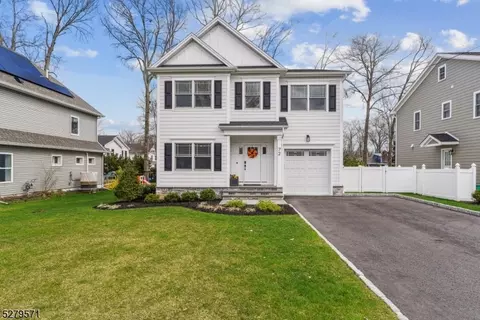 72 Garden Ave, Chatham, NJ 07928