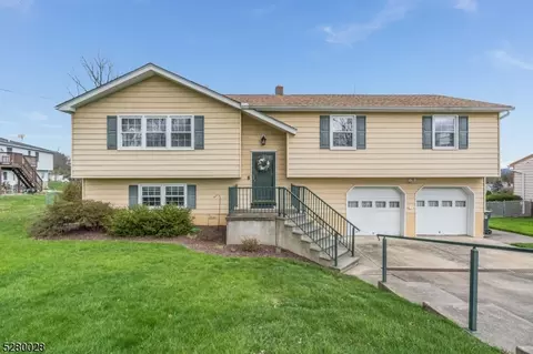 511 Red School Ln, Phillipsburg, NJ 08865