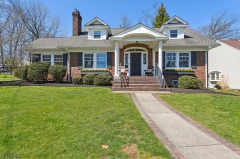 44 Chestnut Rd, Verona, NJ 07044