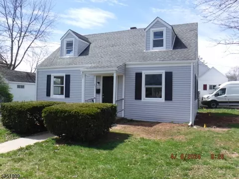 31 N Adamsville Rd, Somerville, NJ 08876