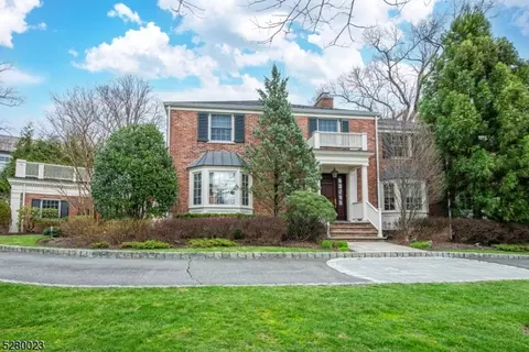 139 Fairfield Dr, Millburn Twp, NJ 07078