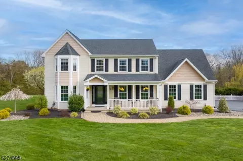 16 Sturwood Dr, Hillsborough, NJ 08844