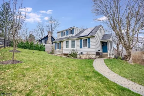 296 Springbrook Trl, Sparta, NJ 07871