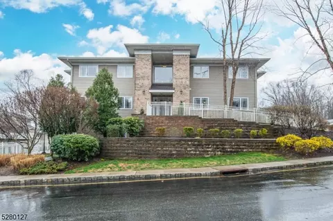 6 Breckenridge Ter #6, Kinnelon, NJ 07405
