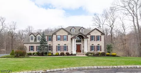 27 Kingsbrook Ct, Randolph Twp, NJ 07945