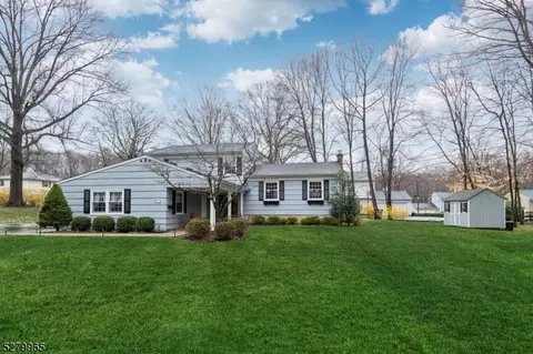 12 Herms Pl, Morristown, NJ 07960