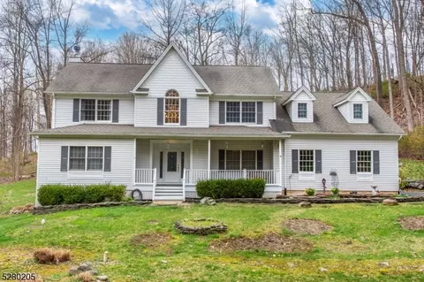7 Old Creamery Rd, Newton, NJ 07860