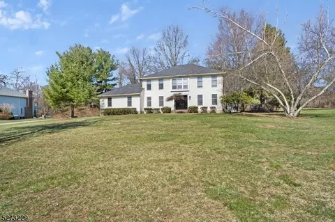 5 Theresa Dr, Mount Olive, NJ 07836