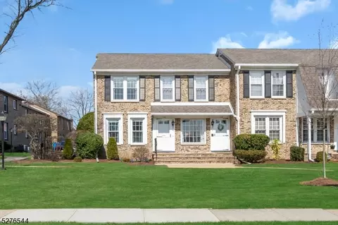 130 Sweet Briar Dr, Clark, NJ 07066