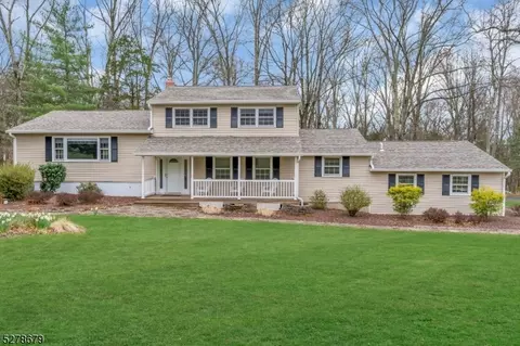 11 Northern Dr, Bridgewater, NJ 08807