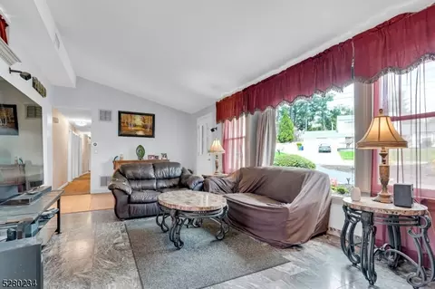 15 Surrey Dr, Wayne, NJ 07470 photo 11