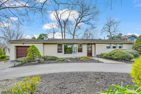 15 Surrey Dr, Wayne, NJ 07470