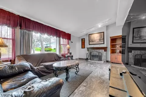 15 Surrey Dr, Wayne, NJ 07470 photo 9