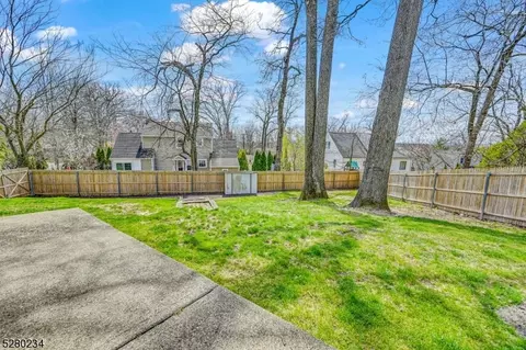 15 Surrey Dr, Wayne, NJ 07470 photo 32