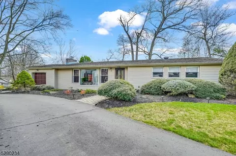 15 Surrey Dr, Wayne, NJ 07470 photo 5
