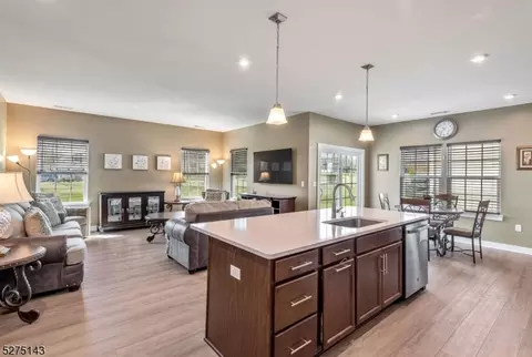 9 Redwood Run, Port Murray, NJ 07865