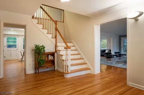 40 Twombly Dr, Summit, NJ 07901 photo 2