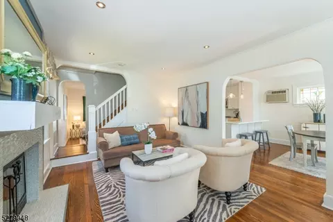 19 Overlook Ter, Bloomfield, NJ 07003