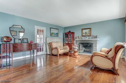 20 Edgar St, Summit, NJ 07901 photo 2