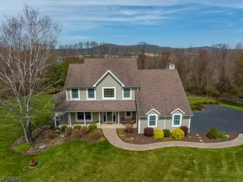 19 Creveling Rd, Bloomsbury, NJ 08804