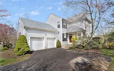 78 Liberty Ridge Rd, Bernards Twp, NJ 07920