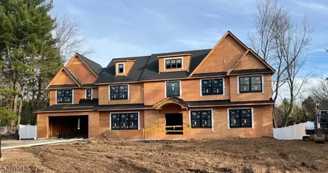 8 Jensen Ct, Chatham Twp, NJ 07928