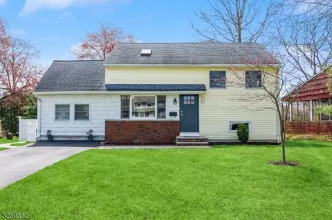 17 Speer St, Somerville, NJ 08876