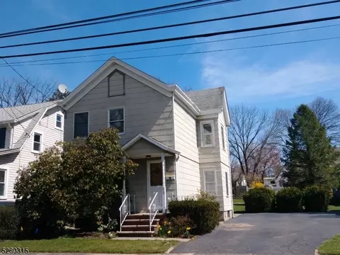 210 Paterson Ave, Midland Park, NJ 07432