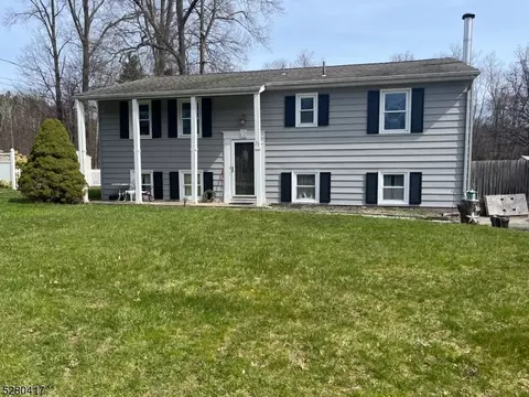 23 Lou Ann Blvd, West Milford, NJ 07480