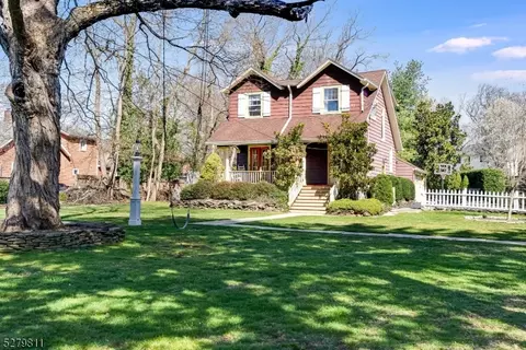 826 Woodland Ave, Mountainside, NJ 07092