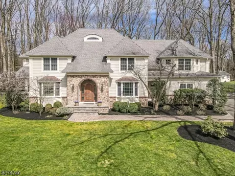 23 Highlander Dr, Scotch Plains, NJ 07076