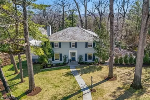 1 Crest Cir, South Orange, NJ 07079