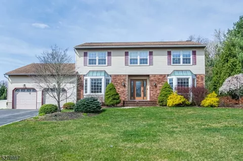 17 Arthur Pl, Montville, NJ 07045