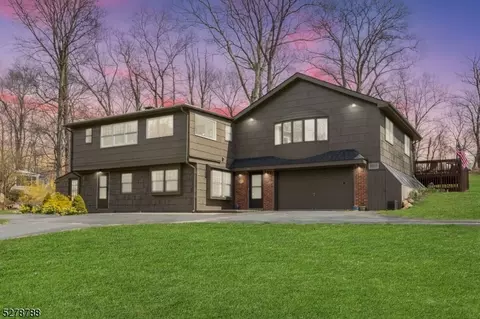 38 Mount Lebanon Rd, Glen Gardner, NJ 08826