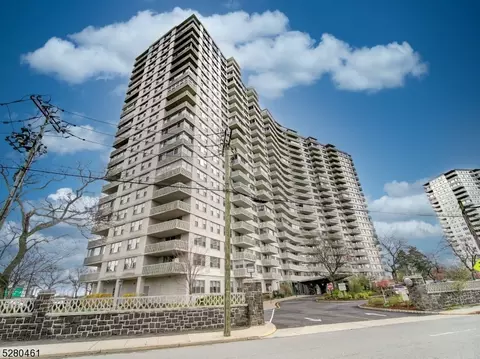 2100 Linwood Ave #10N, Fort Lee, NJ 07024