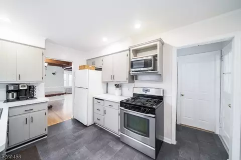 121 Macdonald Dr, Wayne, NJ 07470 photo 9